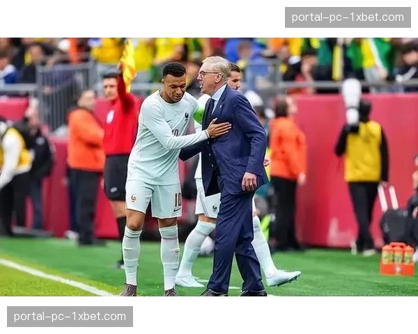 社论：VAR介入是否无意中鼓励了更多盲目的边路传中尝试？