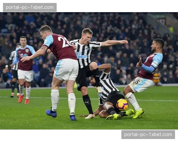 富勒姆2-2狼队，主队在两球领先情况下被对手顽强逼平